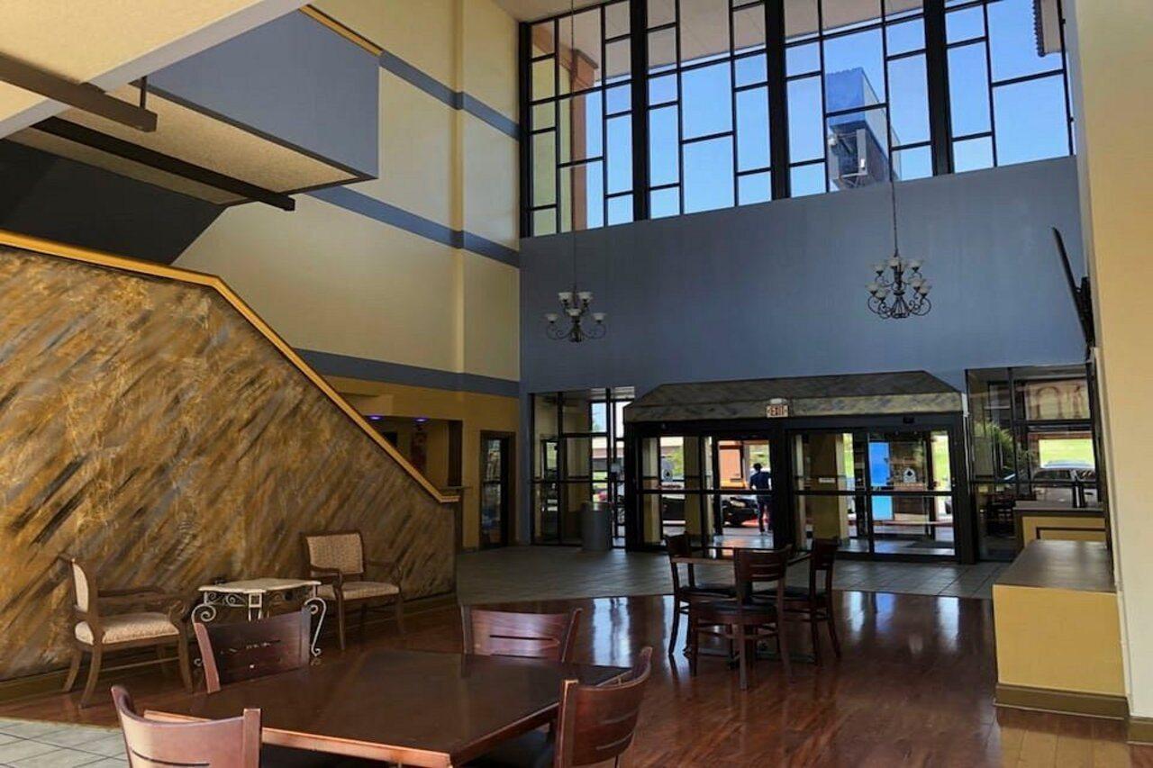 Oyo Hotel Tulsa I-44 Midtown Extérieur photo