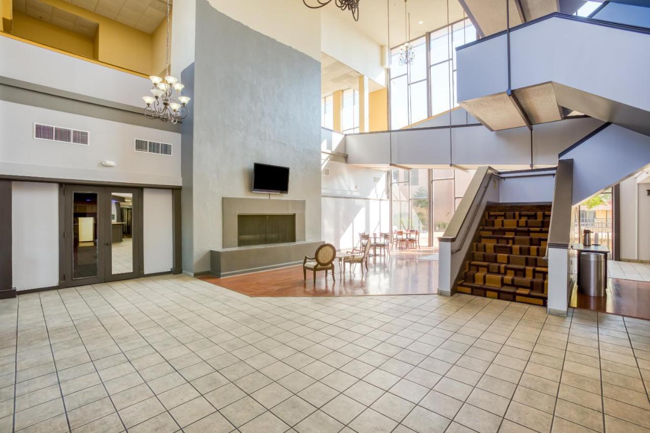 Oyo Hotel Tulsa I-44 Midtown Extérieur photo