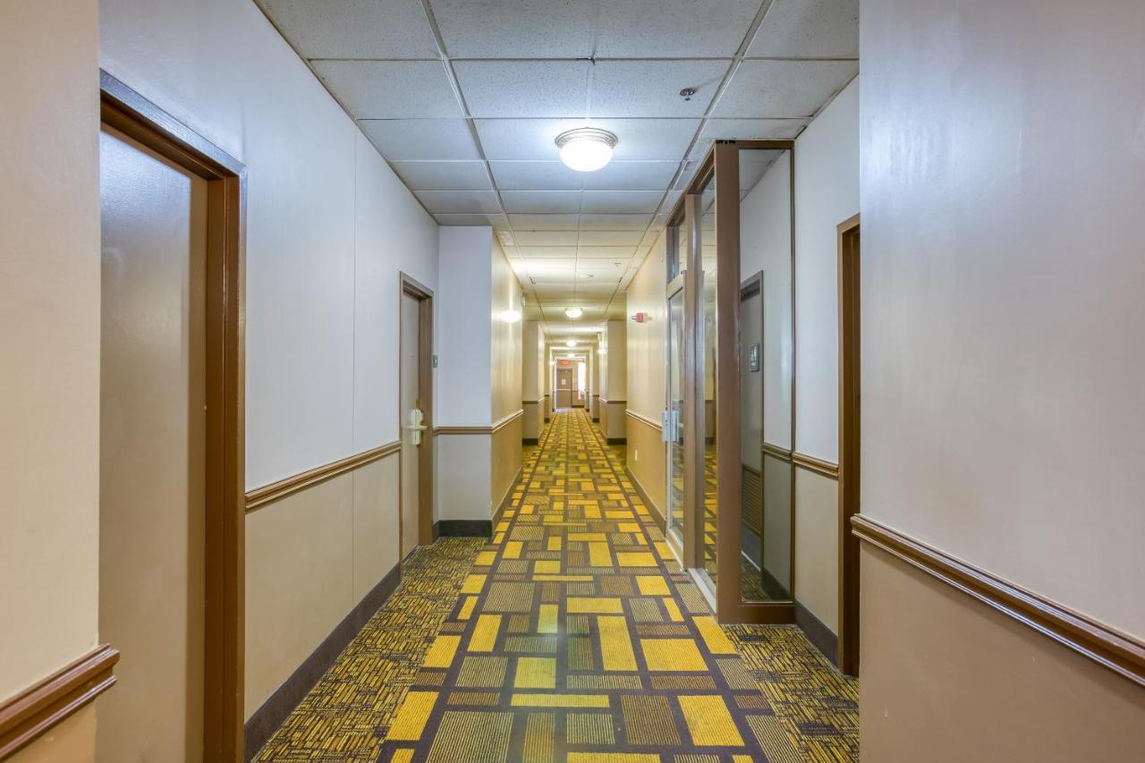 Oyo Hotel Tulsa I-44 Midtown Extérieur photo