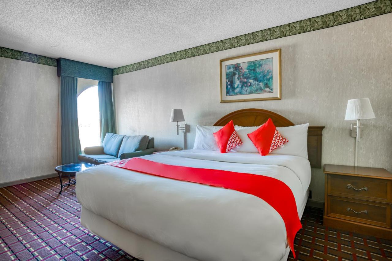 Oyo Hotel Tulsa I-44 Midtown Extérieur photo
