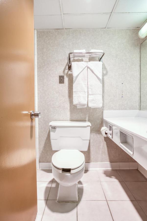 Oyo Hotel Tulsa I-44 Midtown Extérieur photo