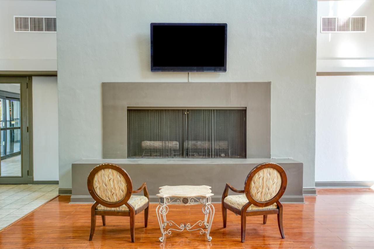 Oyo Hotel Tulsa I-44 Midtown Extérieur photo